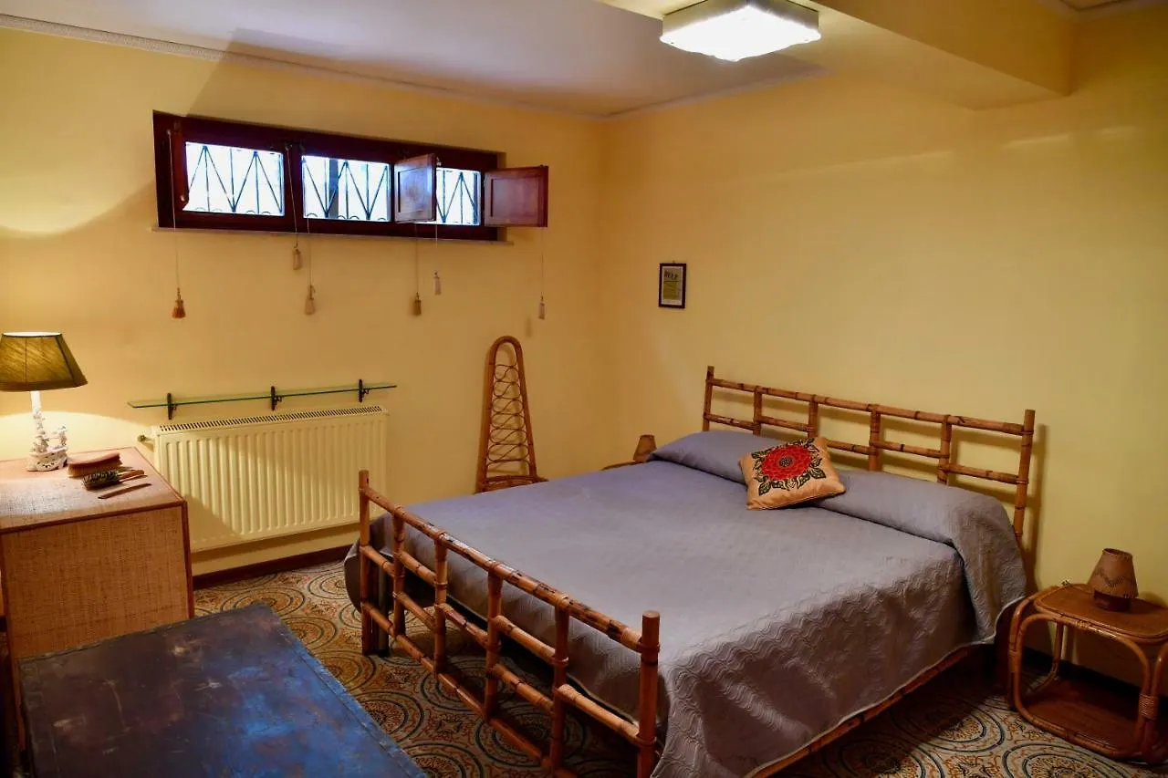 Villa Burgio Palermo 0*,  Italy